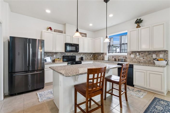 Image No.6-5 Bed House for sale