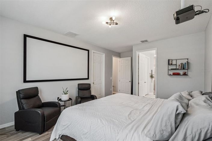 Image No.19-5 Bed House for sale