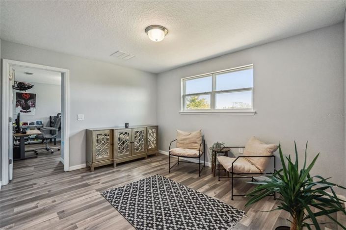 Image No.33-5 Bed House for sale