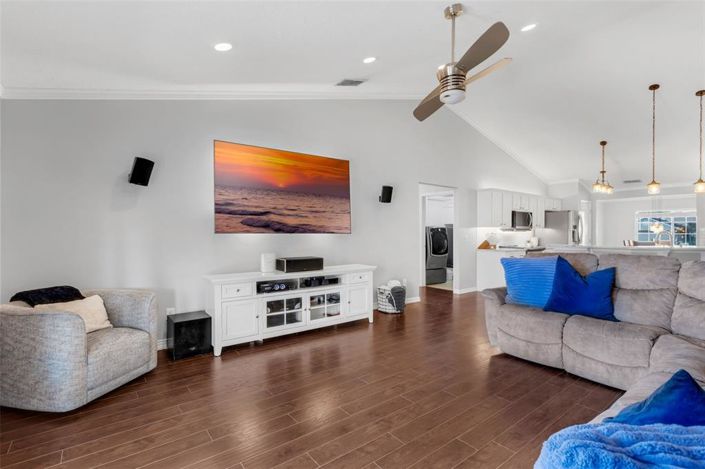 Image No.12-4 Bed House for sale