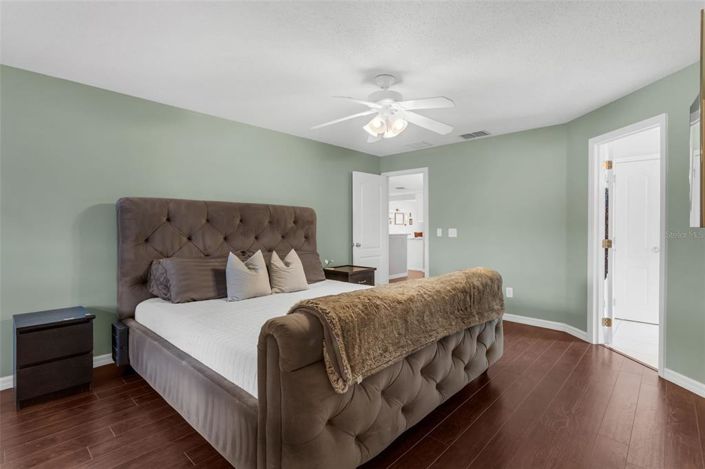 Image No.30-4 Bed House for sale