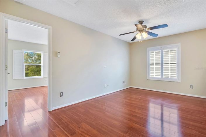 Image No.19-3 Bed House for sale