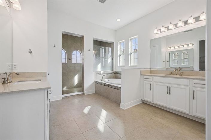 Image No.19-4 Bed House for sale