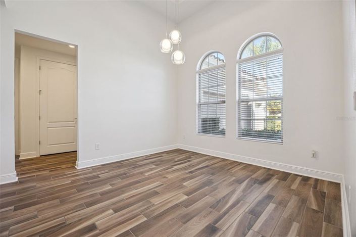 Image No.8-4 Bed House for sale