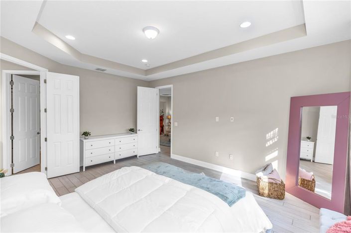 Image No.17-4 Bed House for sale