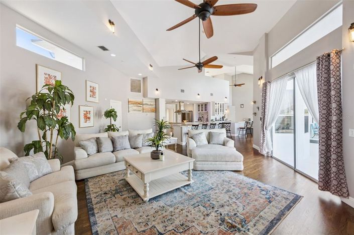 Image No.10-5 Bed House for sale