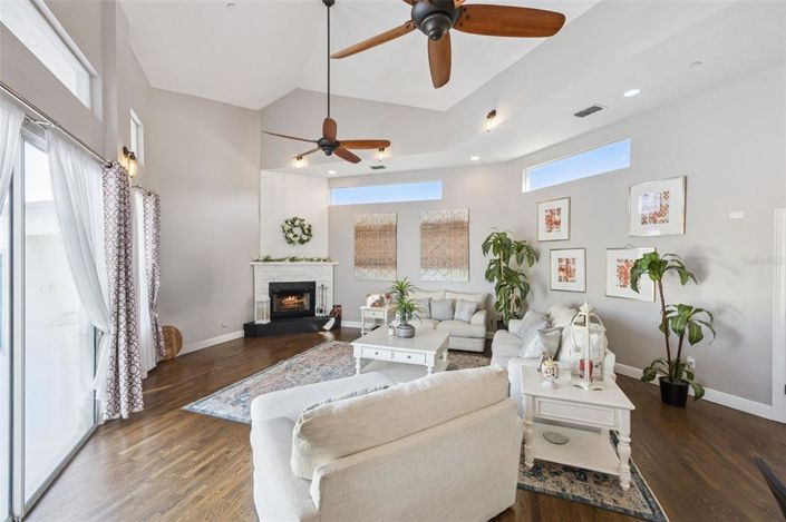 Image No.11-5 Bed House for sale