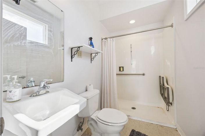 Image No.35-5 Bed House for sale