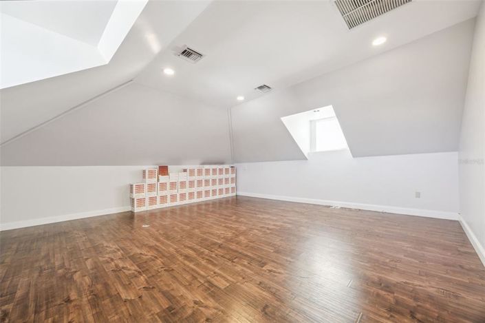 Image No.38-5 Bed House for sale