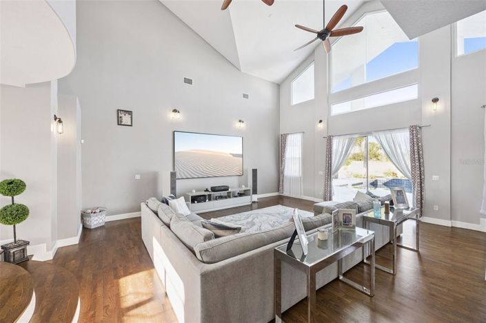 Image No.9-5 Bed House for sale