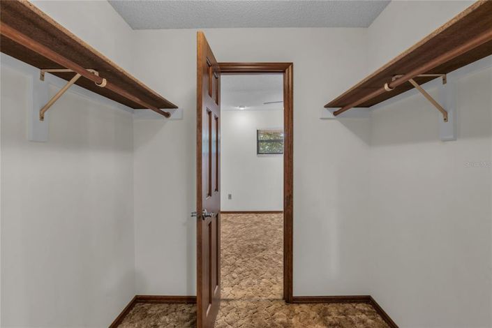 Image No.18-4 Bed House for sale