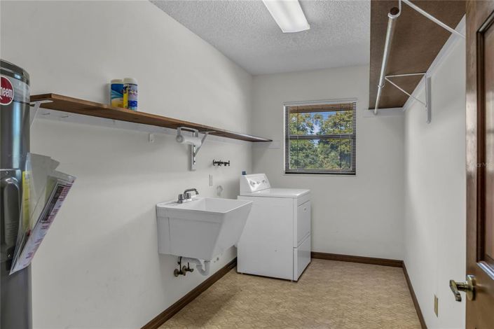 Image No.19-4 Bed House for sale