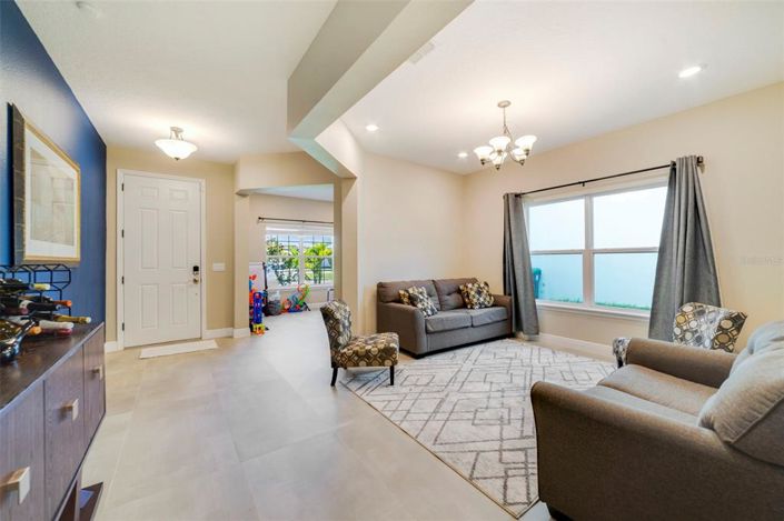 Image No.11-5 Bed House for sale