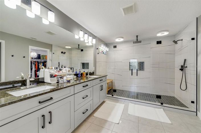 Image No.19-5 Bed House for sale