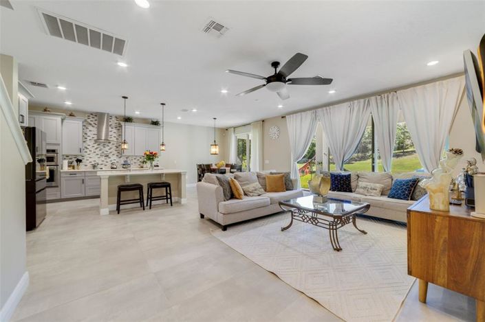 Image No.2-5 Bed House for sale