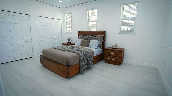 Image No.26-6 Bed House for sale