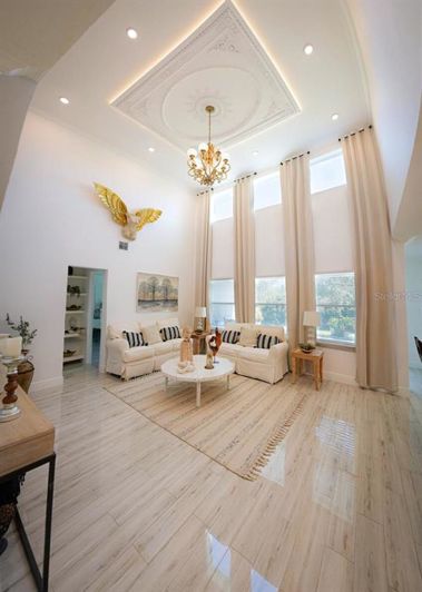 Image No.27-6 Bed House for sale