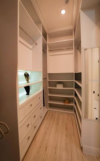 Image No.45-6 Bed House for sale