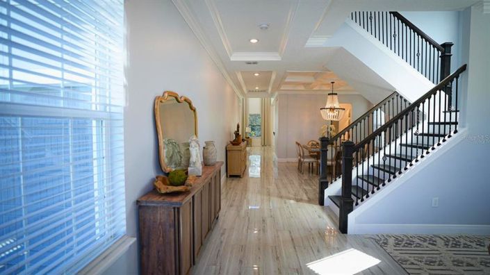 Image No.5-6 Bed House for sale