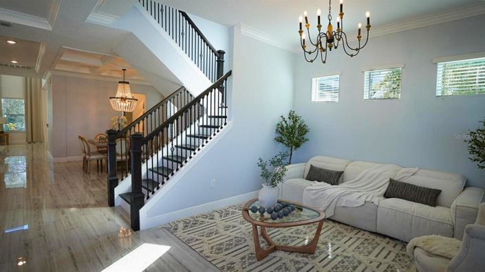 Image No.7-6 Bed House for sale