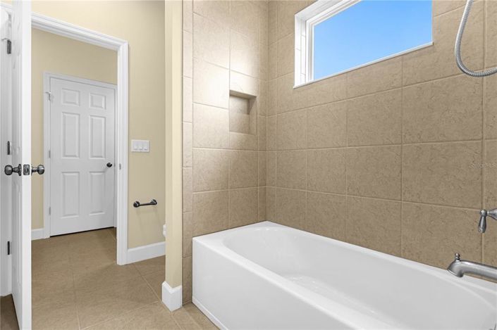 Image No.38-5 Bed House for sale