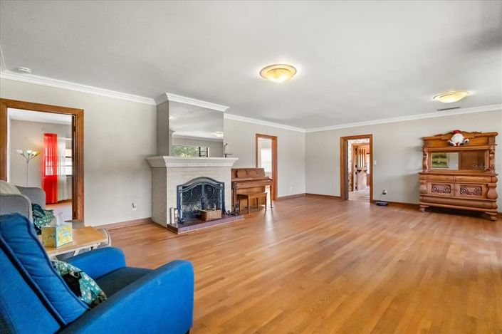 Image No.3-3 Bed House for sale