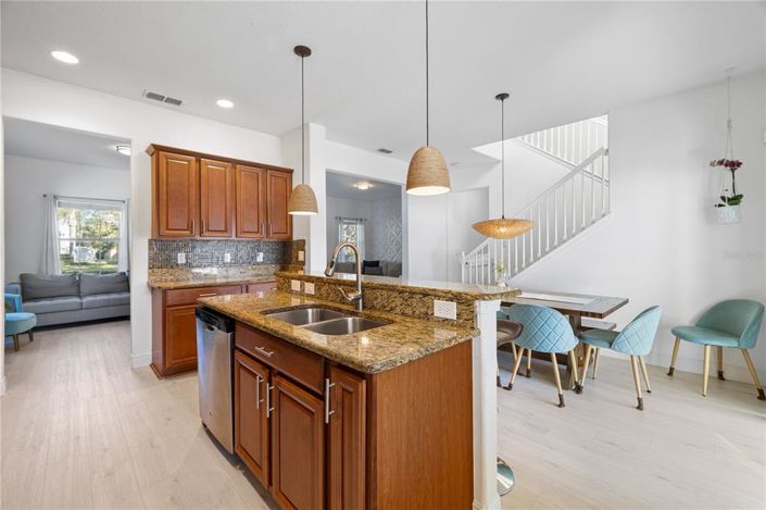 Image No.15-5 Bed House for sale