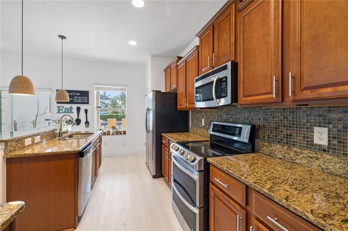 Image No.16-5 Bed House for sale