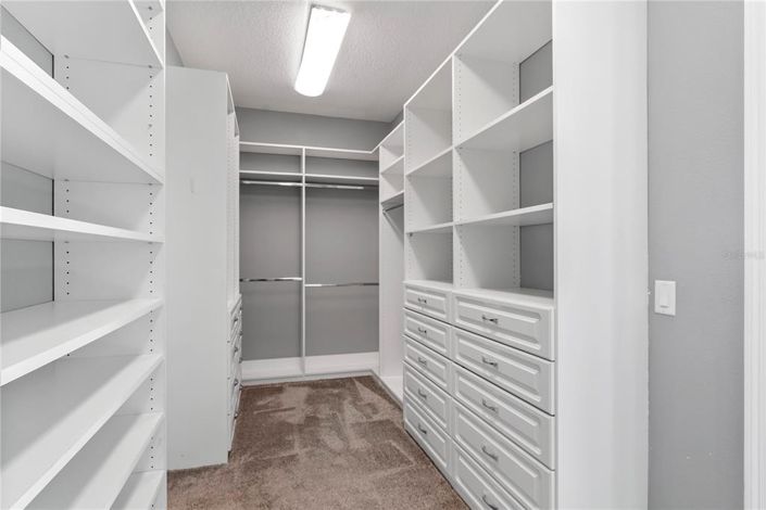 Image No.30-5 Bed House for sale