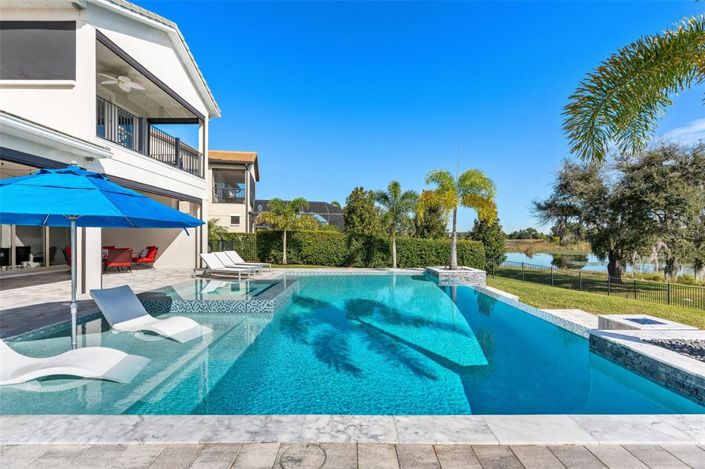 Image No.19-5 Bed House for sale