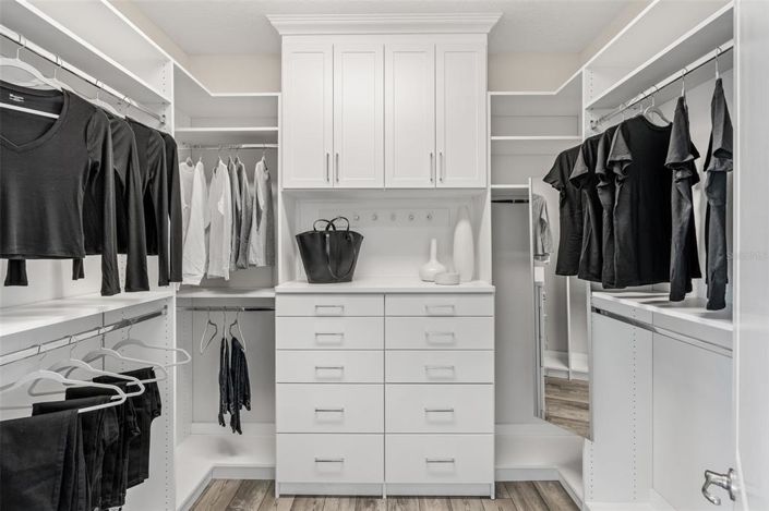 Image No.32-5 Bed House for sale