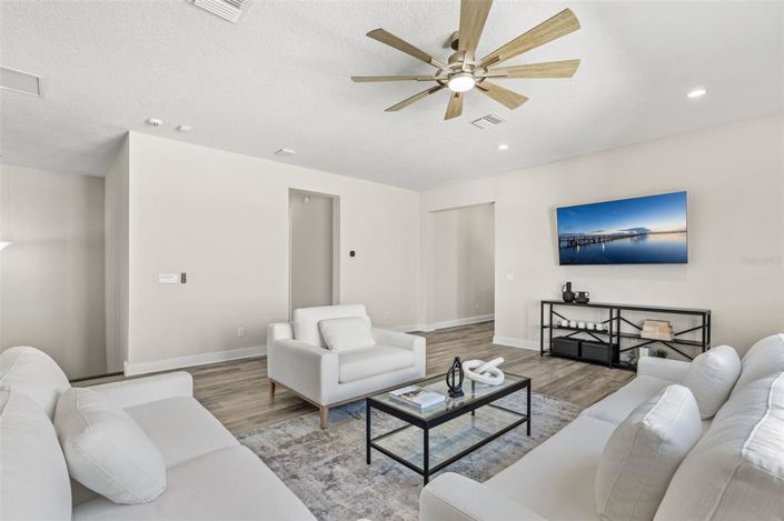 Image No.37-5 Bed House for sale