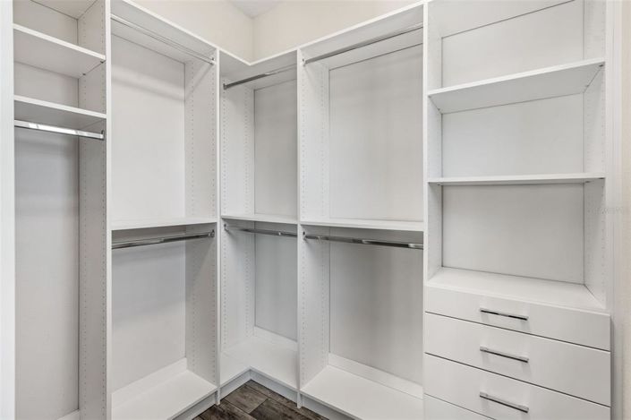 Image No.43-5 Bed House for sale