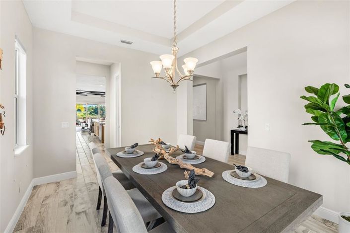 Image No.5-5 Bed House for sale