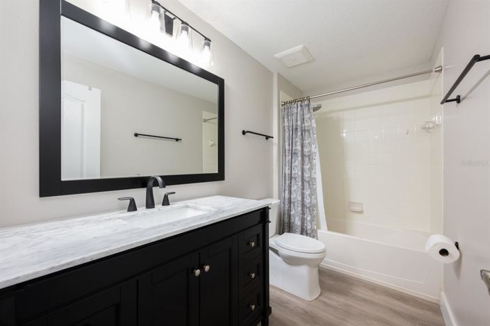 Image No.17-3 Bed Townhouse for sale