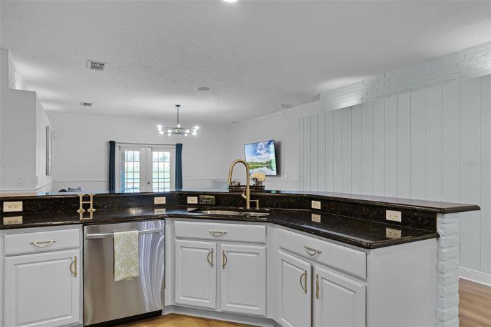 Image No.11-5 Bed House for sale