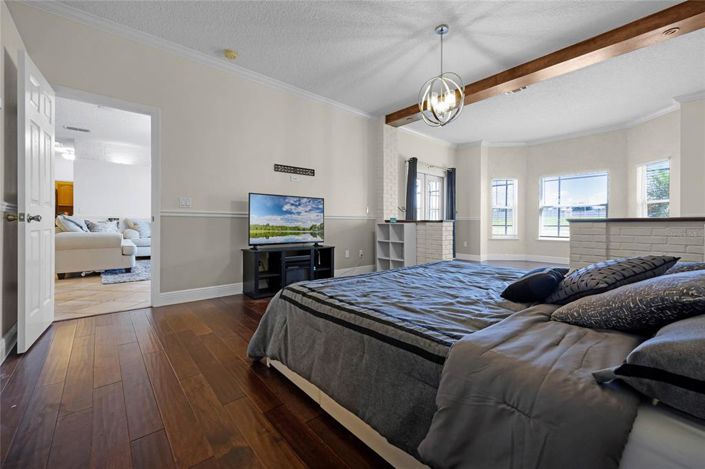 Image No.20-5 Bed House for sale