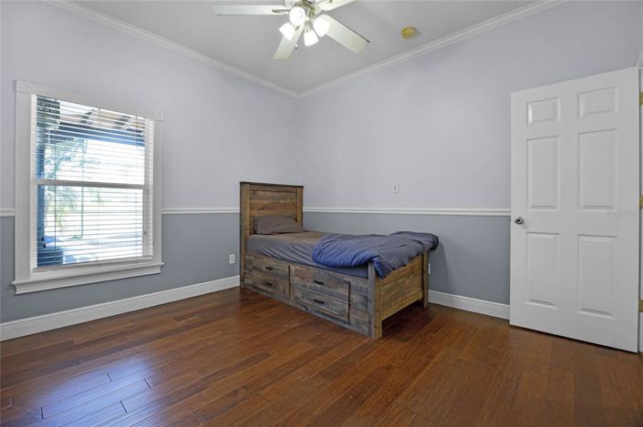 Image No.30-5 Bed House for sale