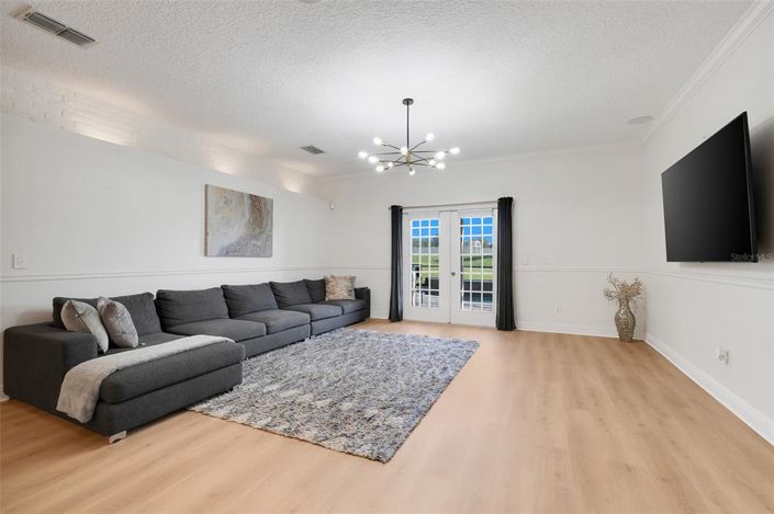 Image No.6-5 Bed House for sale