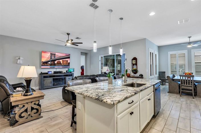 Image No.19-5 Bed House for sale