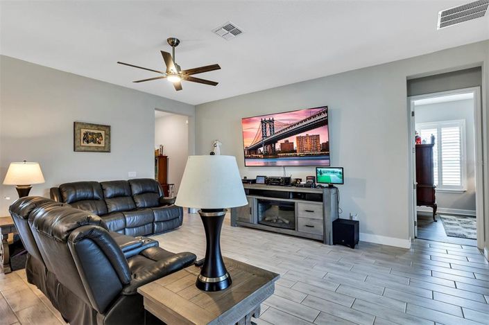 Image No.20-5 Bed House for sale