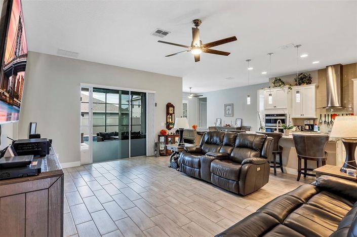 Image No.21-5 Bed House for sale