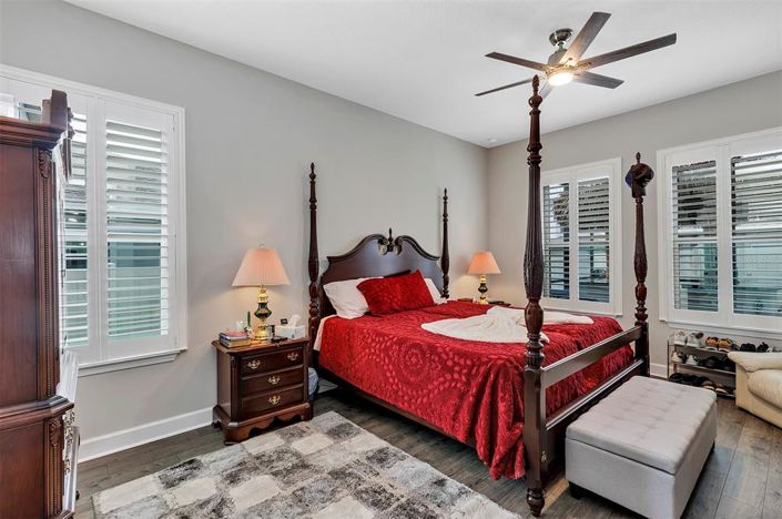 Image No.24-5 Bed House for sale