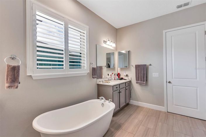 Image No.28-5 Bed House for sale