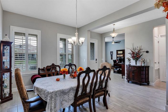 Image No.7-5 Bed House for sale