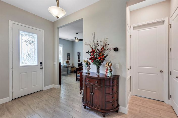 Image No.8-5 Bed House for sale