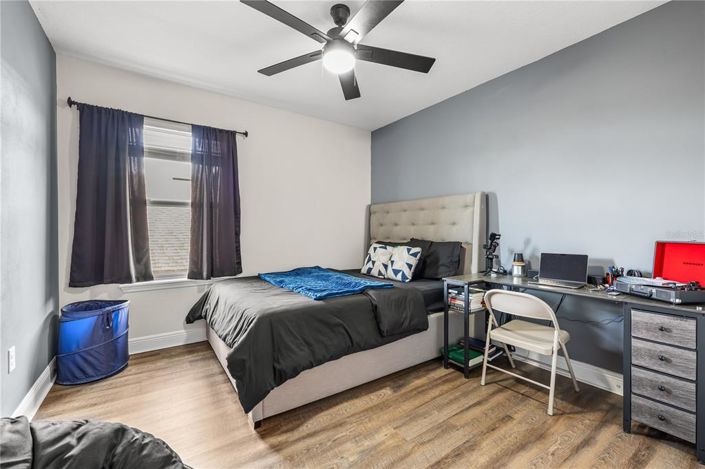 Image No.13-4 Bed House for sale