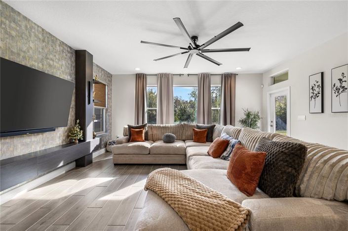 Image No.8-4 Bed House for sale