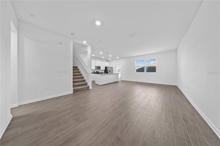 Image No.14-4 Bed Townhouse for sale