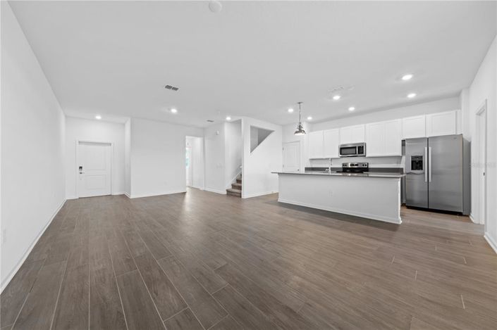 Image No.17-4 Bed Townhouse for sale